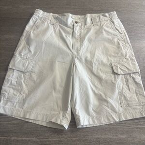 LL Bean Men's Comfort Waist Cargo Shorts Size 36 Beige